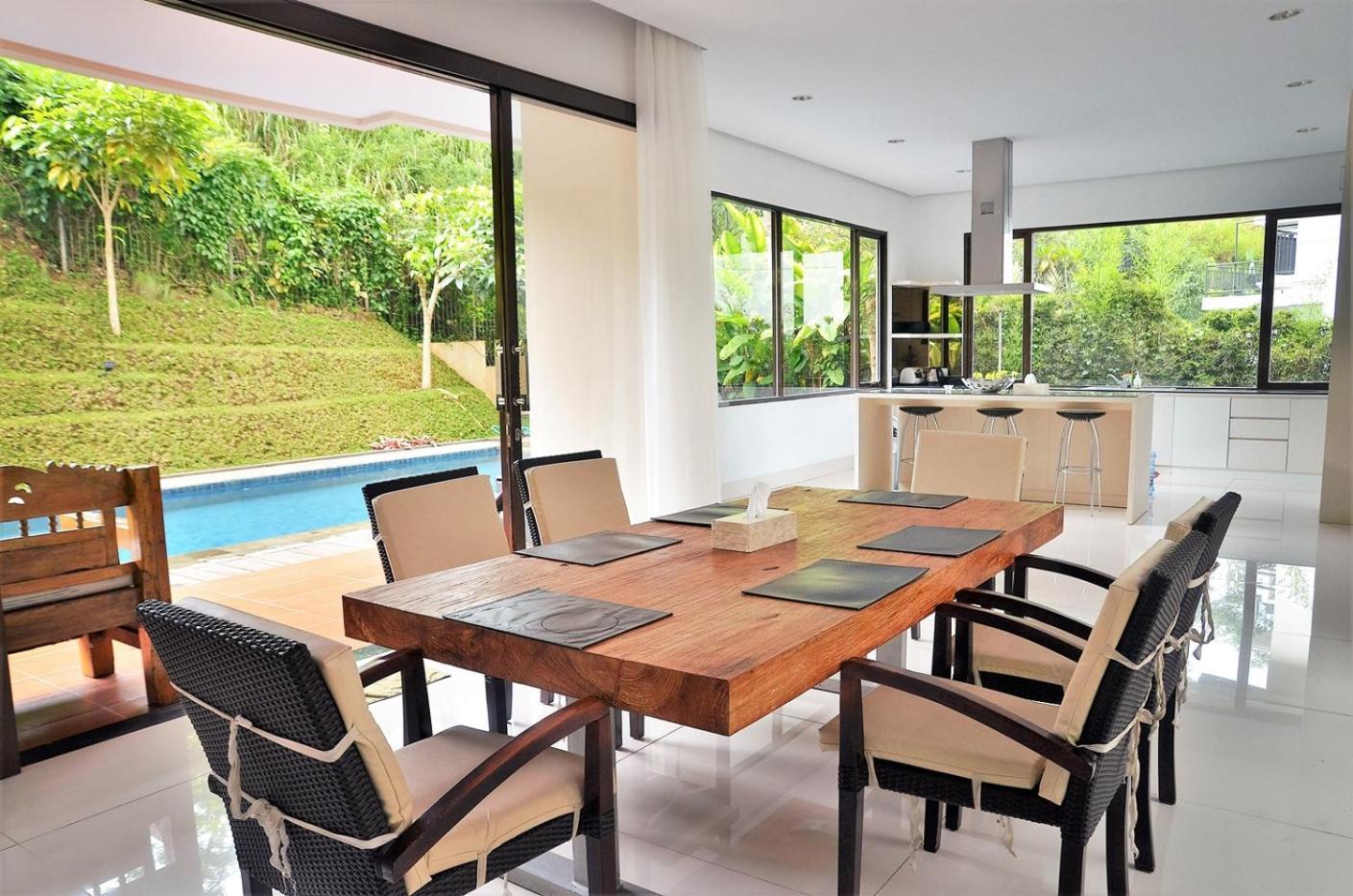 Oyama City View Villa 4 Bedrooms With A Private Swimming Pool Bandung Exterior foto