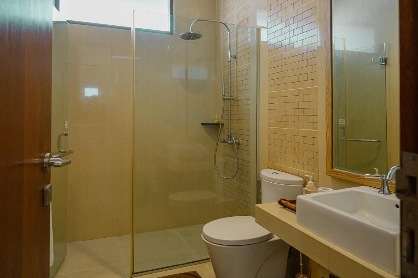 Oyama City View Villa 4 Bedrooms With A Private Swimming Pool Bandung Exterior foto