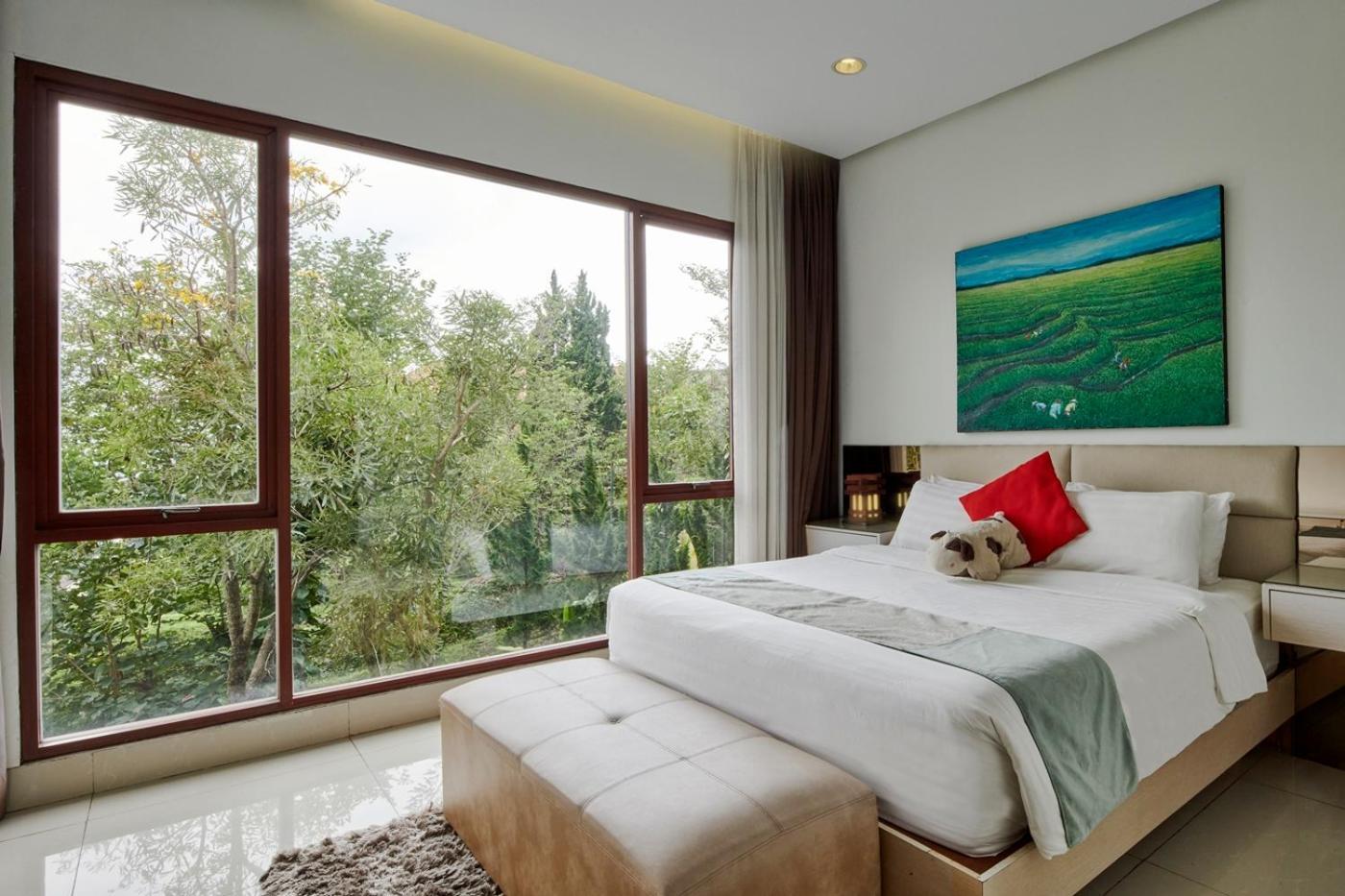 Oyama City View Villa 4 Bedrooms With A Private Swimming Pool Bandung Exterior foto