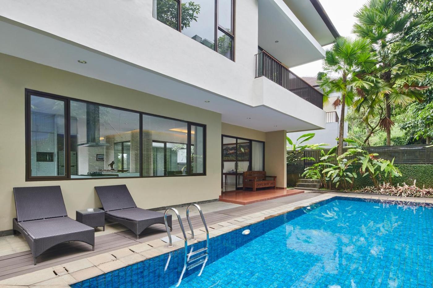 Oyama City View Villa 4 Bedrooms With A Private Swimming Pool Bandung Exterior foto